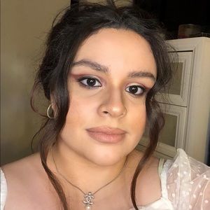 Meet your Posher, Isabella